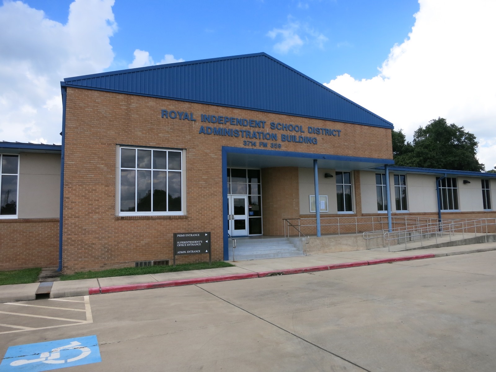 Royal ISD education serving families at Sofi Lakes in Katy, Texas